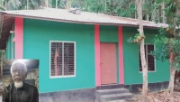 লালমোহনে অর্ধশত বছরের জামে মসজিদে আযান ও নামাজ পড়া বন্ধ, ক্ষোভ