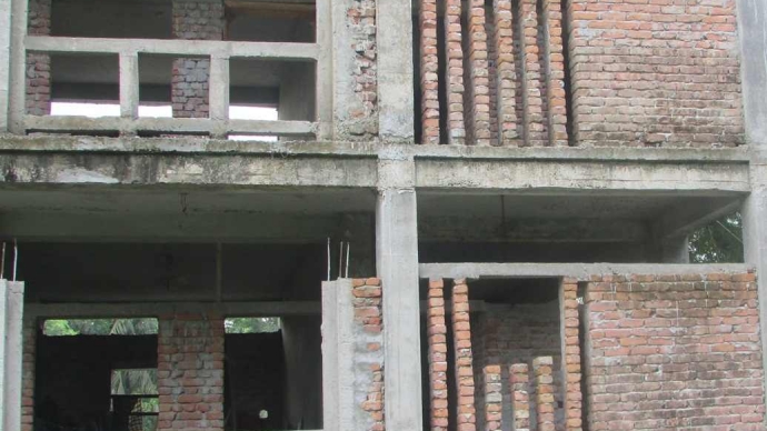 মনপুরায় বালিকা মাধ্যমিক বিদ্যালয়ের ভবন নির্মাণে ব্যাপক অনিয়মের অভিযোগ